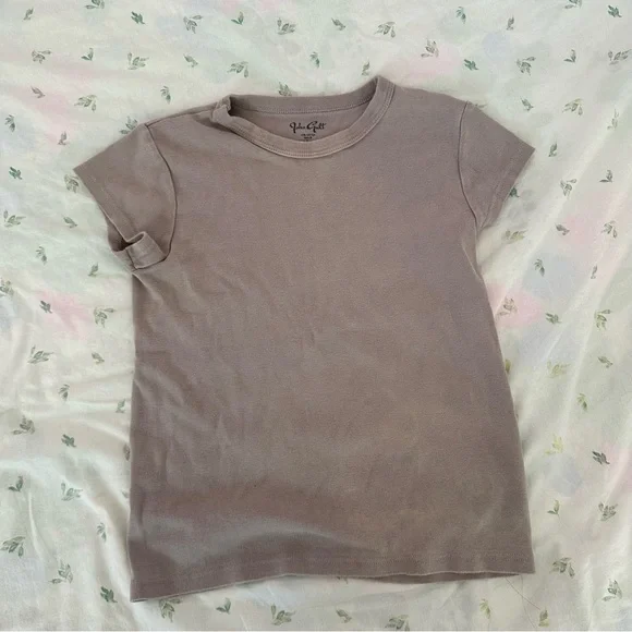 Brandy Melville Tshirt - Picture 5 of 6